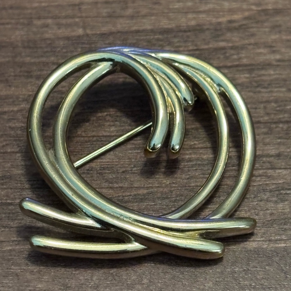 Vintage Crown Trifari Gold-Tone Brooch